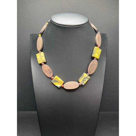 Vintage Green Moss Agate and Wooden Bead Collar Necklace - Picture 7 of 7